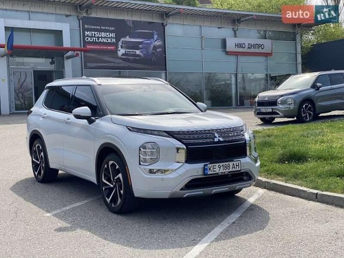 Mitsubishi Outlander 2023