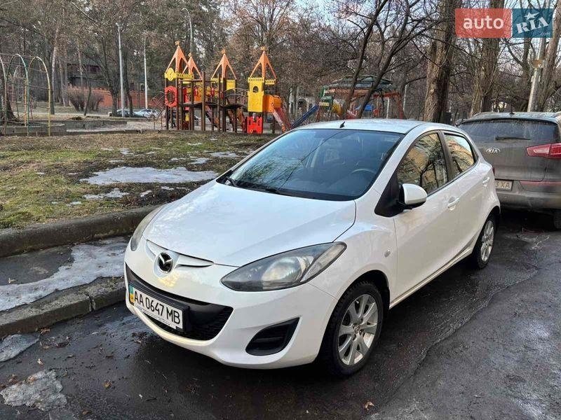 Mazda 2 2011