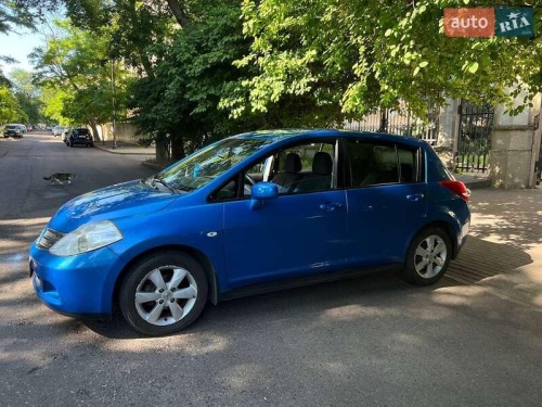 Nissan TIIDA 2008