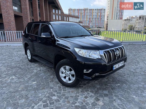 Toyota Land Cruiser Prado 2023