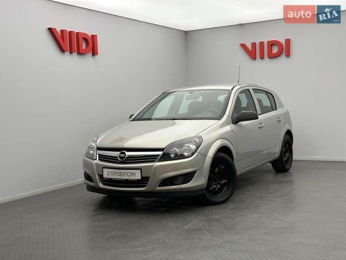 Opel Astra 2011