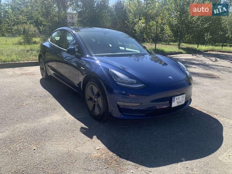 Tesla Model 3 2020