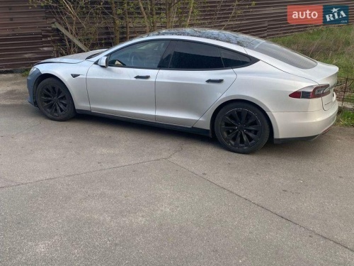 Tesla Model S 2013