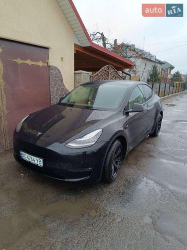 Tesla Model Y 2022