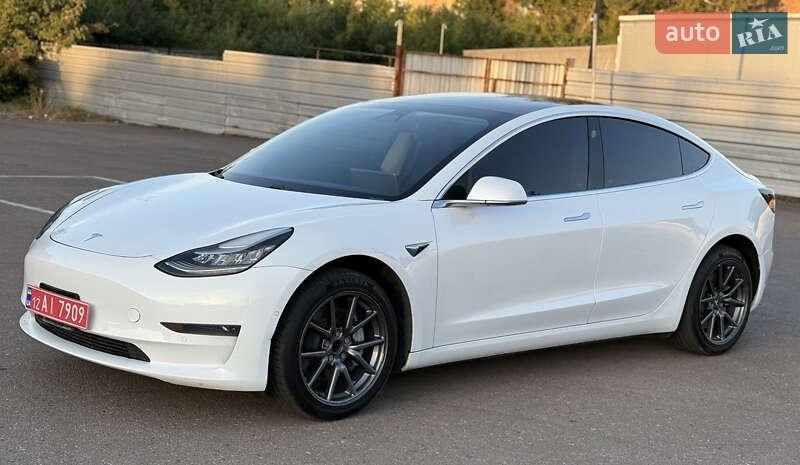 Tesla Model 3 2020