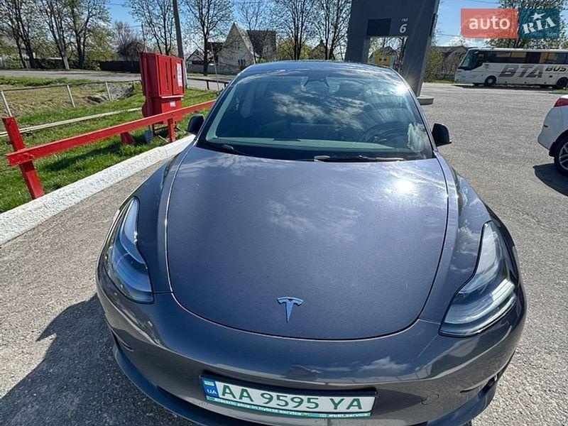 Tesla Model 3 2022