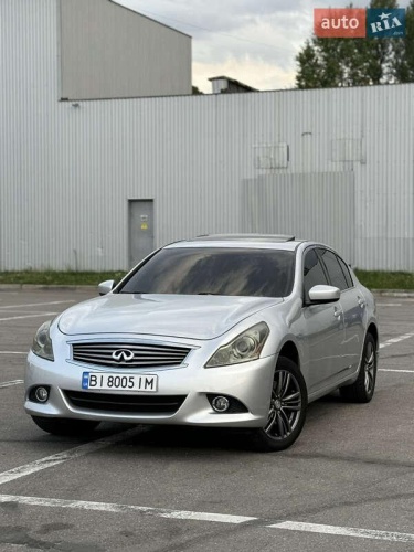 Infiniti G25 2011