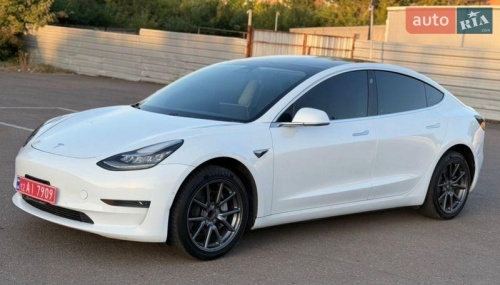Tesla Model 3 2020