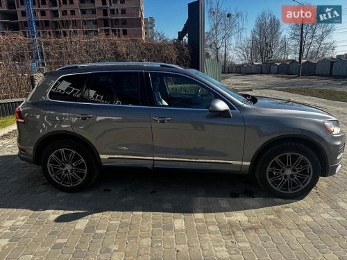 Volkswagen Touareg 2013