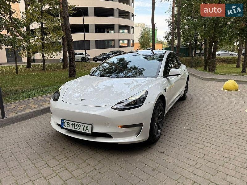 Tesla Model 3 2023