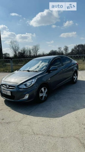 Hyundai Accent 2011