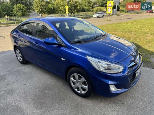 Hyundai Accent 2013