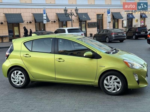 Toyota Prius C 2015
