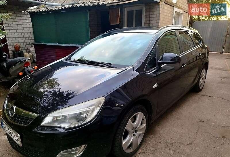 Opel Astra 2011