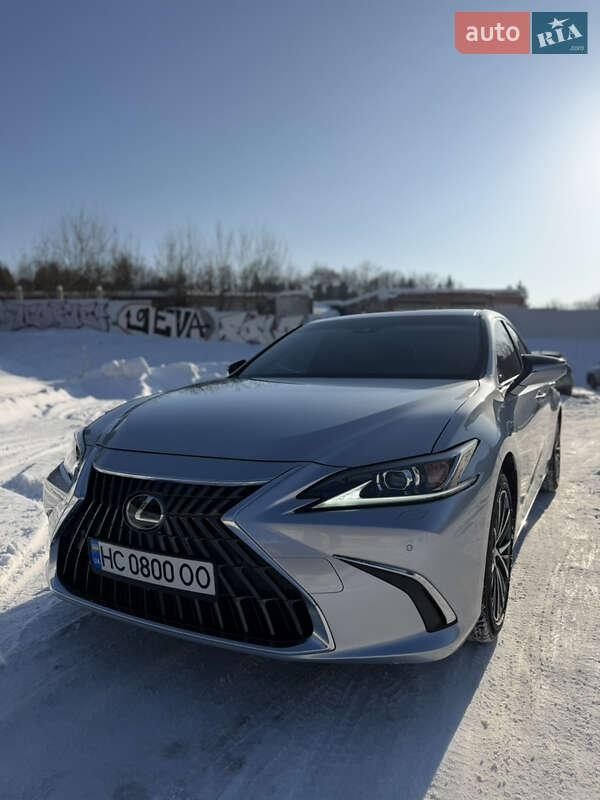 Lexus ES 2024