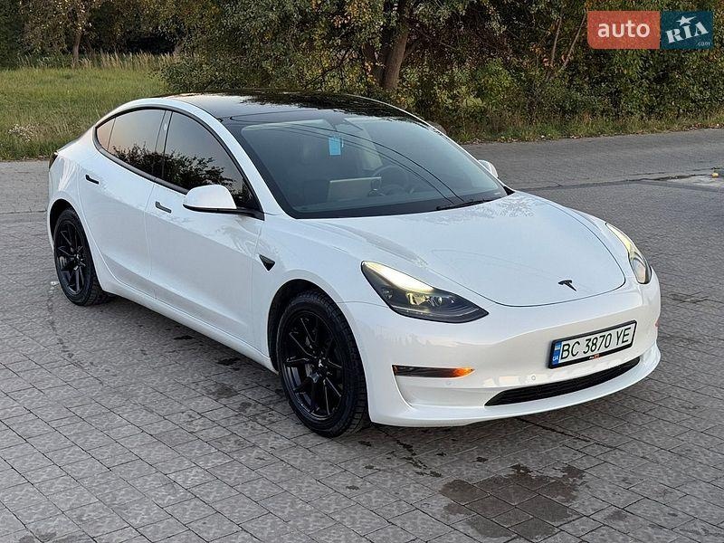 Tesla Model 3 2022