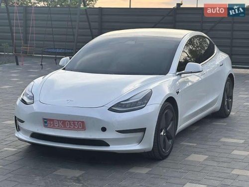 Tesla Model 3 2020