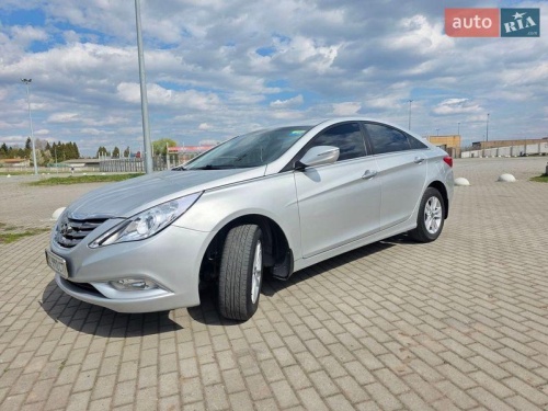 Hyundai Sonata 2011