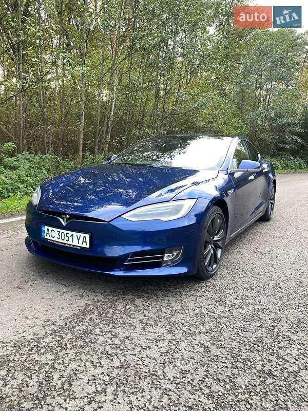 Tesla Model S 2019