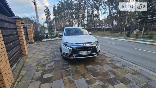 Mitsubishi Outlander 2021