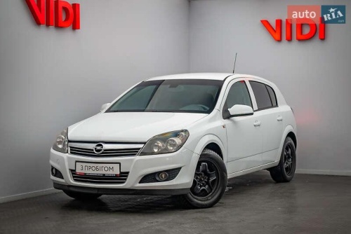 Opel Astra 2012