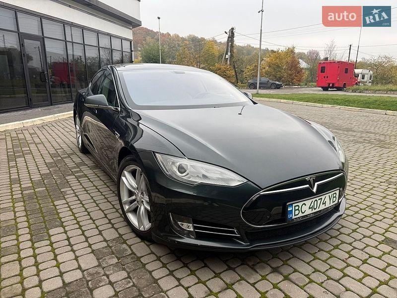 Tesla Model S 2013