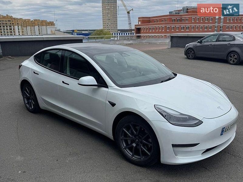 Tesla Model 3 2022