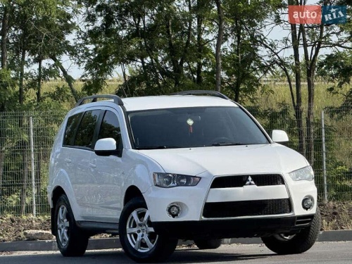 Mitsubishi Outlander 2012