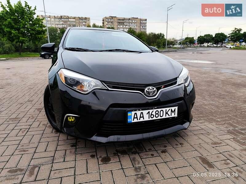 Toyota Corolla 2015