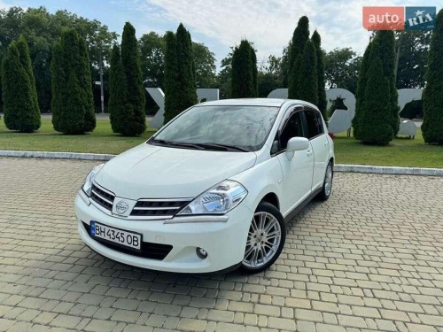 Nissan TIIDA 2009