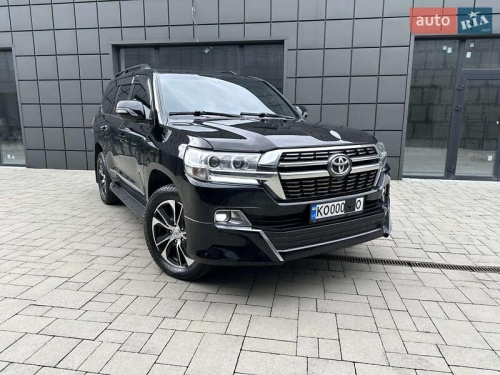 Toyota Land Cruiser 2011