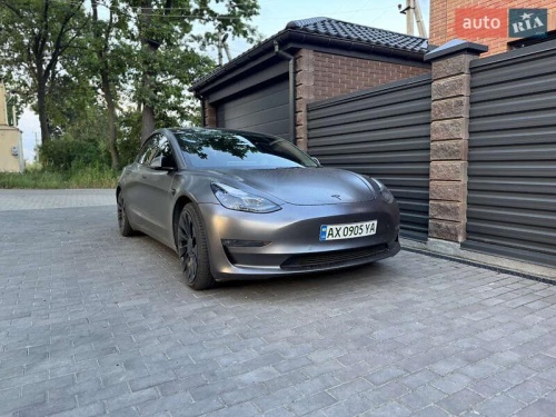 Tesla Model 3 2022
