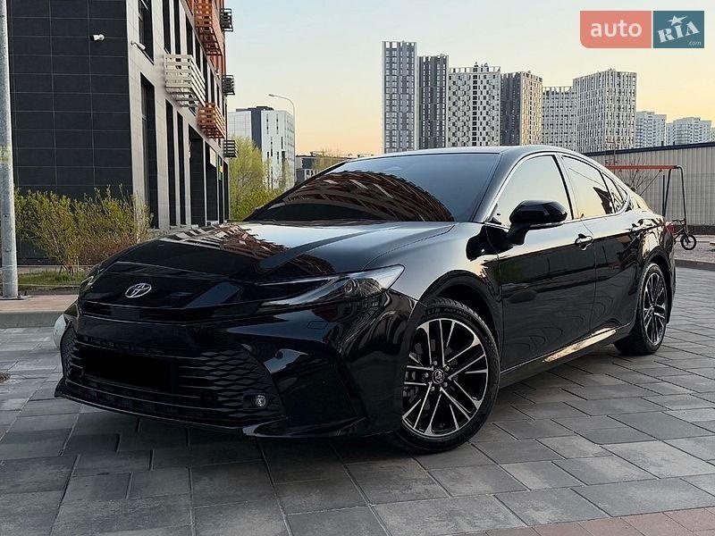 Toyota Camry 2025