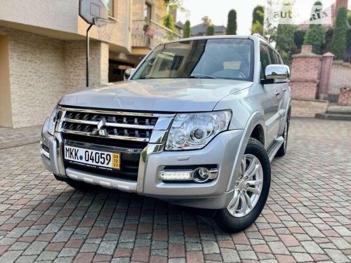 Mitsubishi Pajero 2017