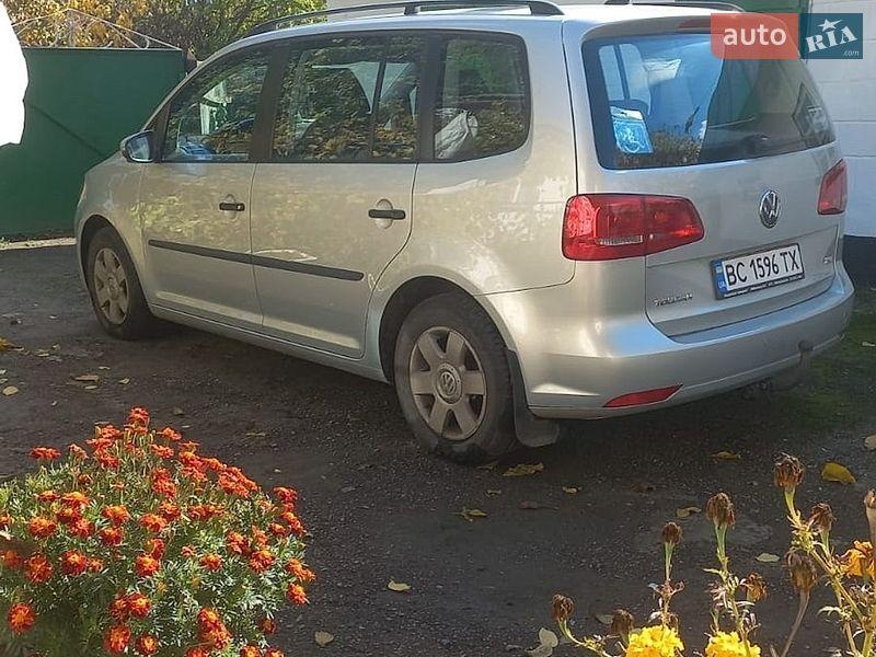 Volkswagen Touran 2011