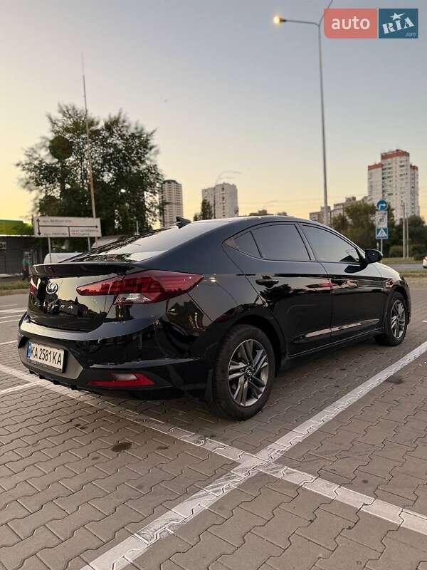 Hyundai Elantra 2019