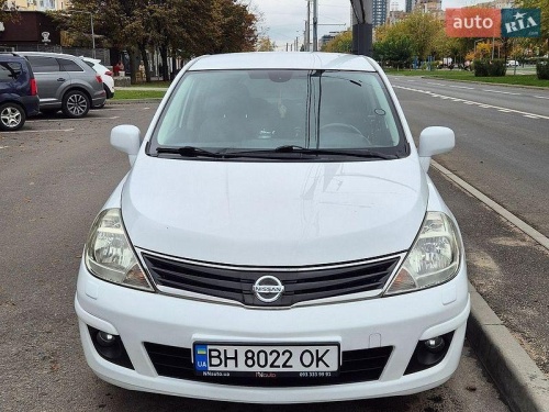 Nissan TIIDA 2010