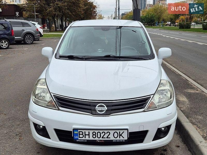 Nissan TIIDA 2010
