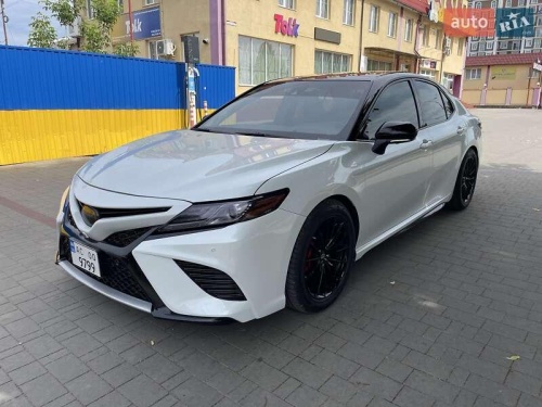 Toyota Camry 2018