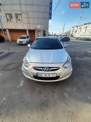 Hyundai Accent 2013