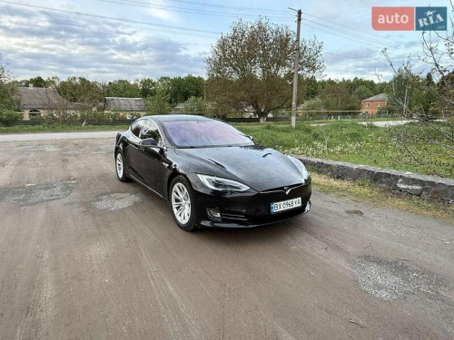 Tesla Model S 2018
