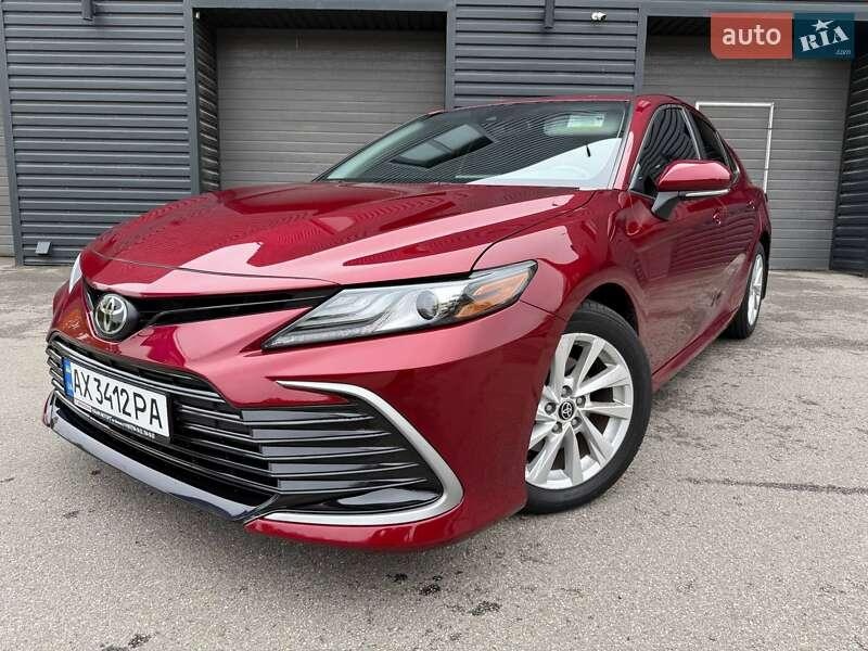 Toyota Camry 2021