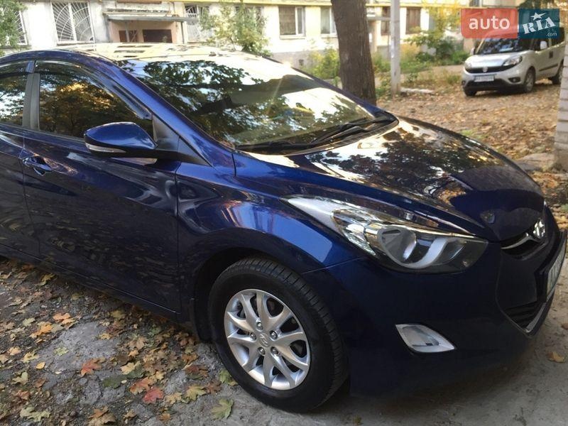 Hyundai Elantra 2012