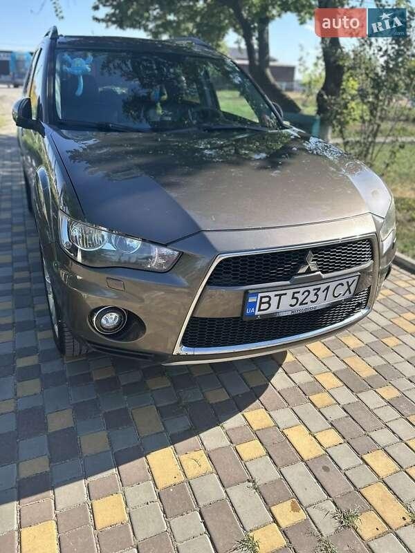 Mitsubishi Outlander 2011