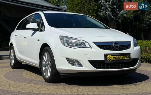Opel Astra 2011