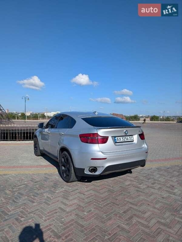 BMW X6 2011