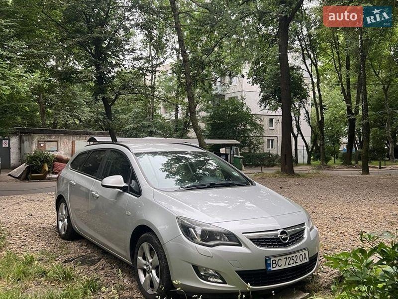 Opel Astra 2011