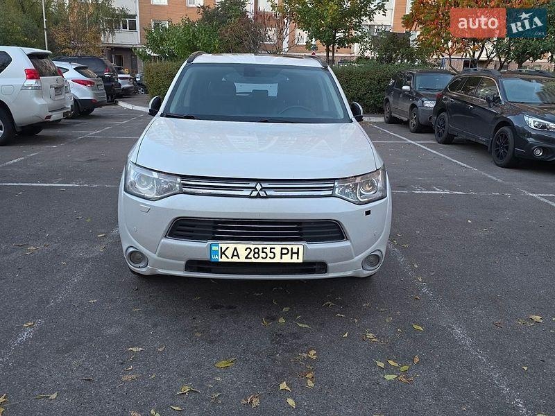 Mitsubishi Outlander 2014