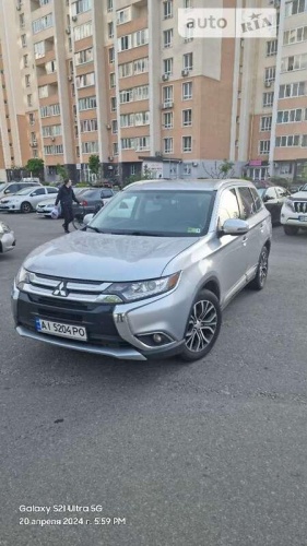 Mitsubishi Outlander 2015