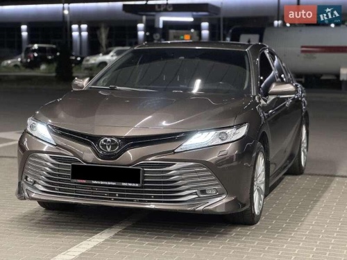 Toyota Camry 2019
